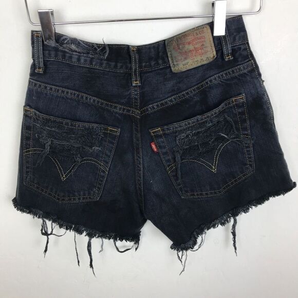 Levi’s Denim Hi Waisted Mom Jeans Stud Ripped - Picture 5 of 6